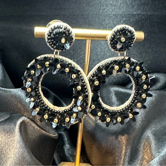 Francesca’s Black Sequin Floral Beaded Statement Earrings NWT - Picture 9 of 10